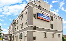 Howard Johnson By Wyndham Toronto Downtown West