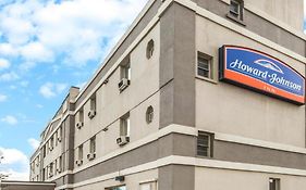 Howard Johnson By Wyndham Toronto Downtown West